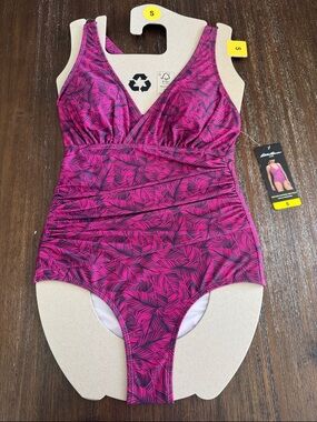 Eddie Bauer Womens Midweight Ruched Shaping One Piece Swimsuit